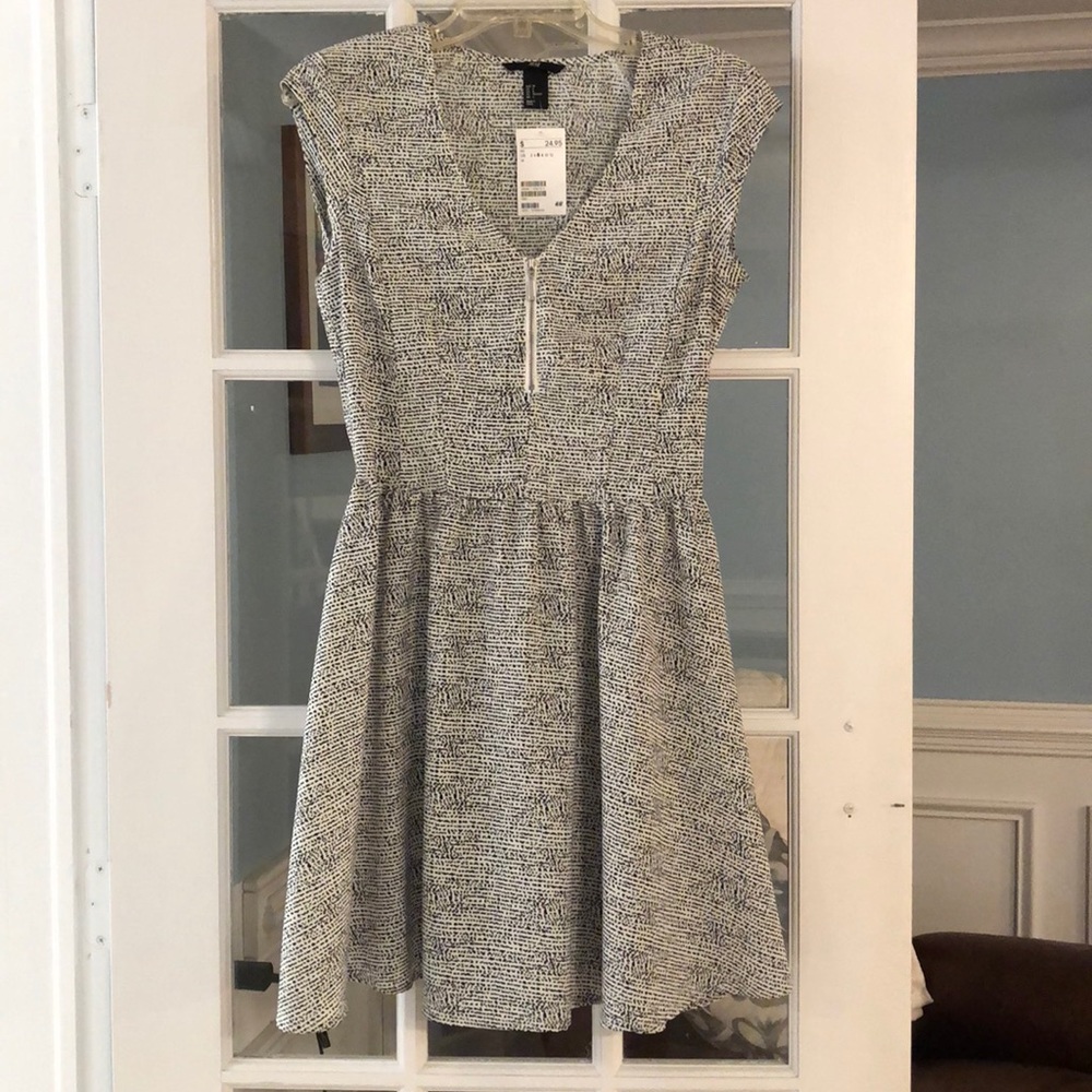 NWT H&M black and white patterned party dress